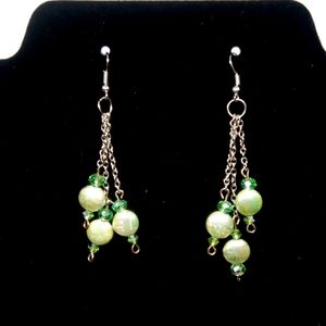 🆕 Lt. Green/Silver Dangle chain ⛓️ & circle bead EARRINGS *@HANDMADE Original*